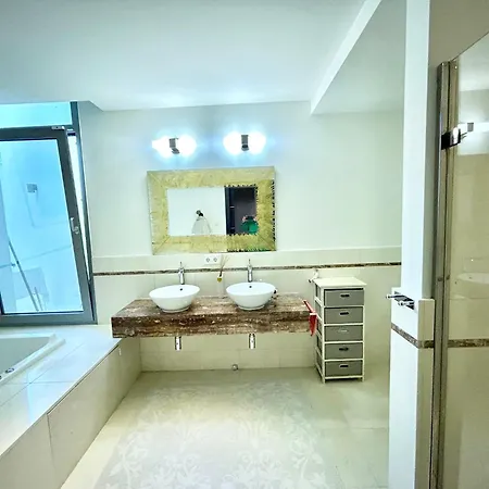 3br Luxury In Sierra Blanca, Marbella. Villa